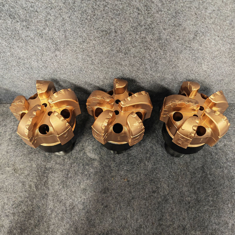حفاری ژئولوژیکی PDC drag bit قابلیت حفاری بالا PDC bit برای حفاری چاه آب
