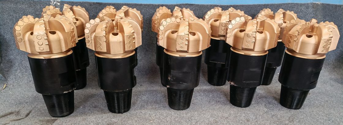 98mm تا 311mm PDC حفاری بیت برای نرم به متوسط شیل دنباله با abrasiveness کم طراحی سفارشی آلیاژ فولاد